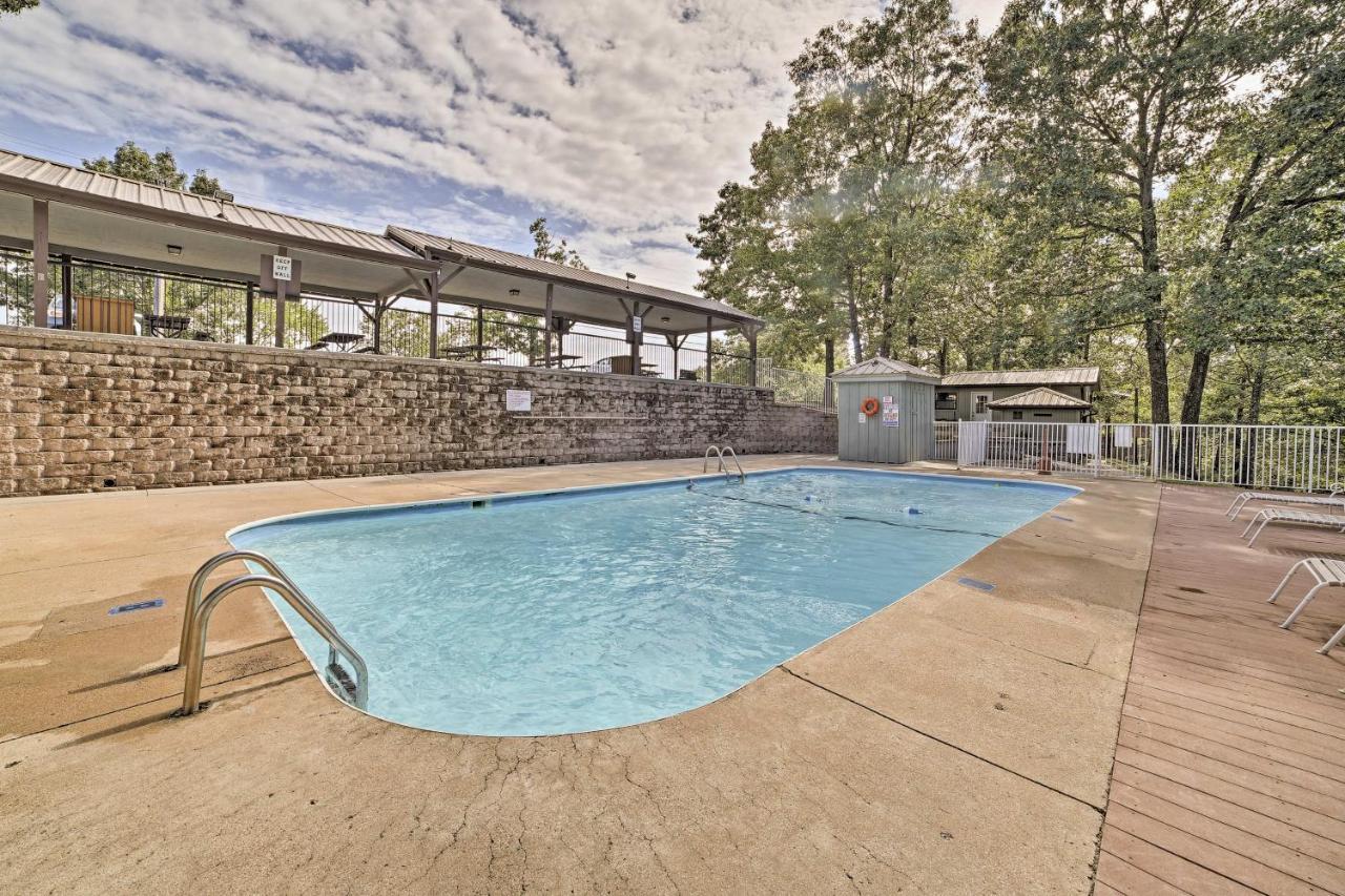 Reed Springs Condo With Furnished Deck And Pool Access Reeds Spring Luaran gambar